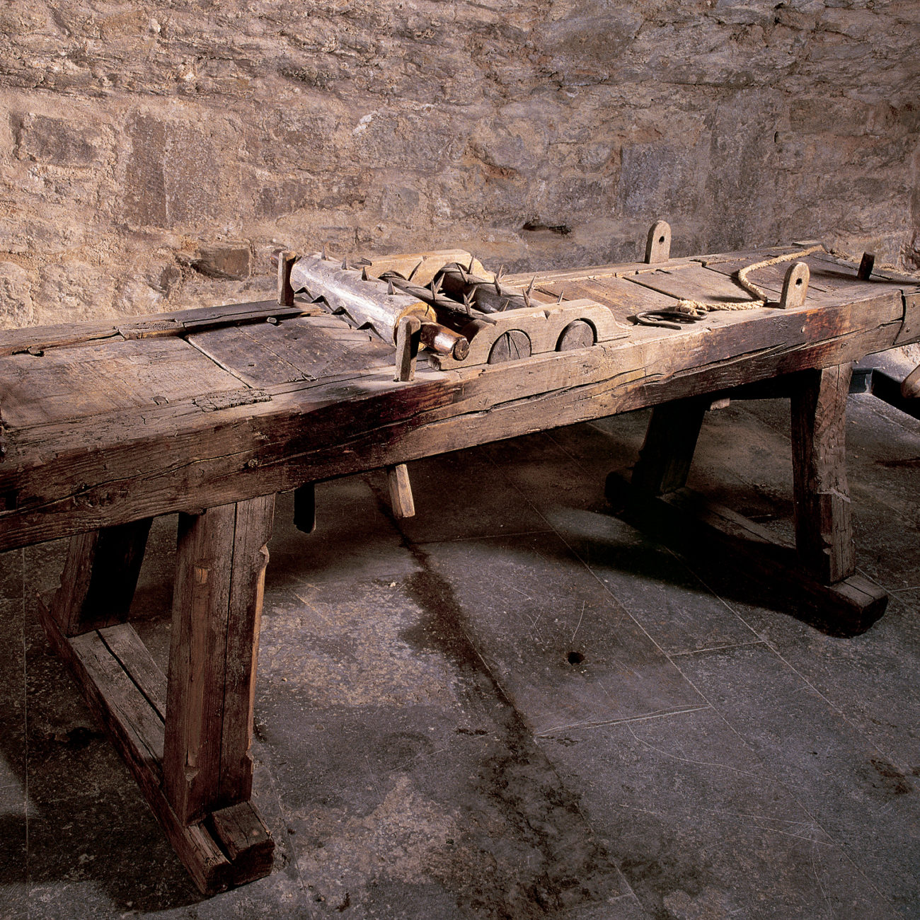 Средневековые орудия пыток Дыба